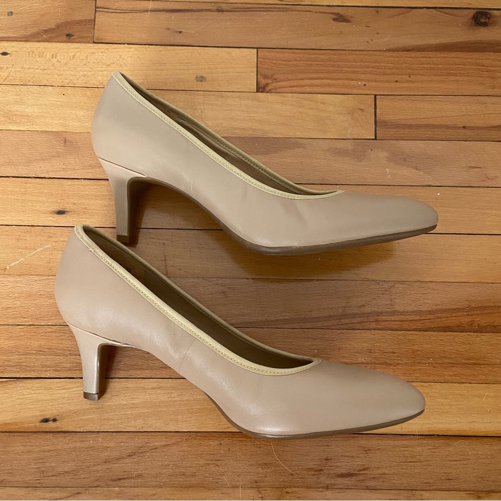 {Naturalizer} Nude Pumps - Women’s Size 8 - Picture 3 of 6